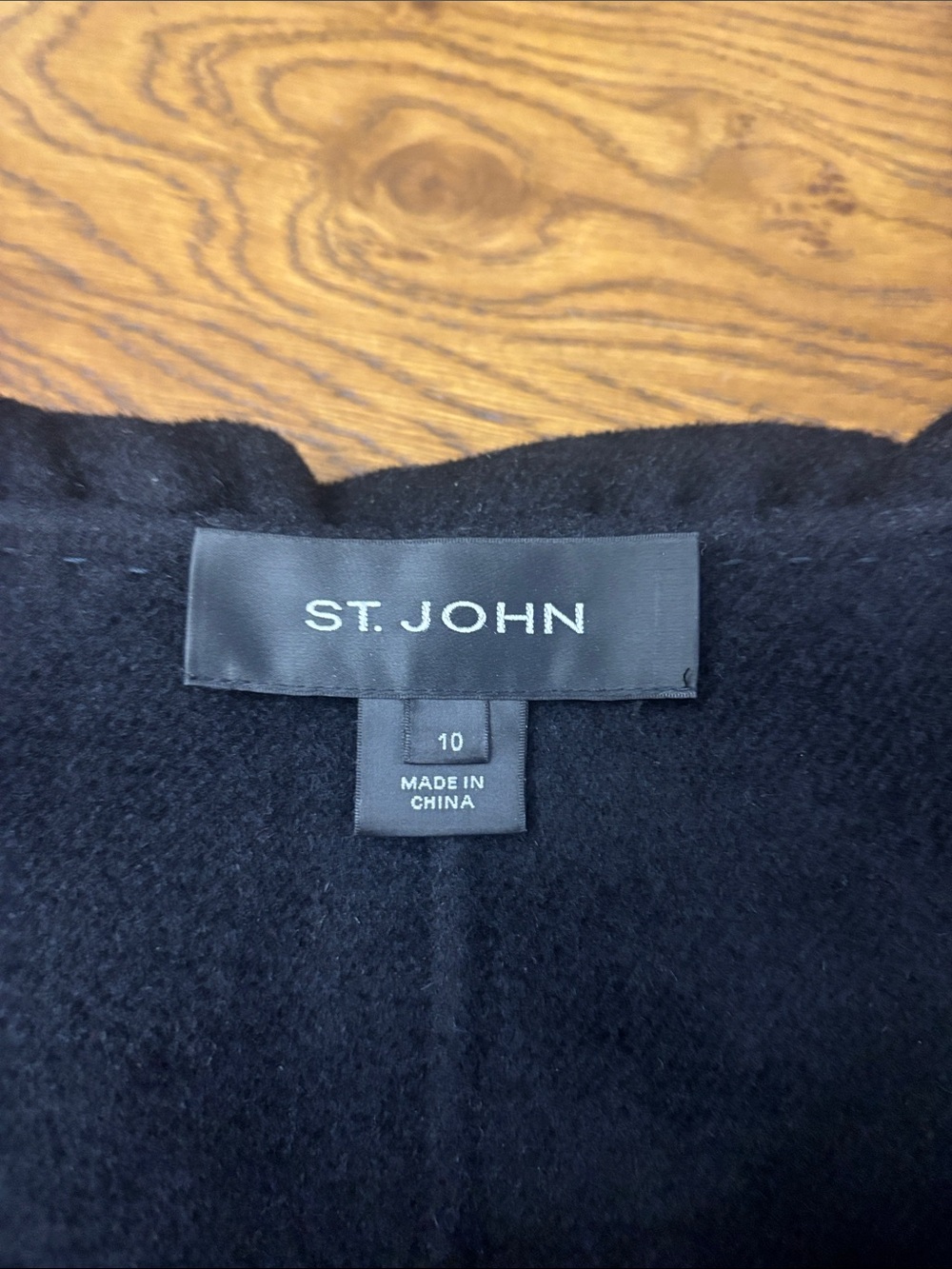 ST. JOHN Ruffle Front Vest Wool, Angora Cashmere Blend - Picture 4 of 10